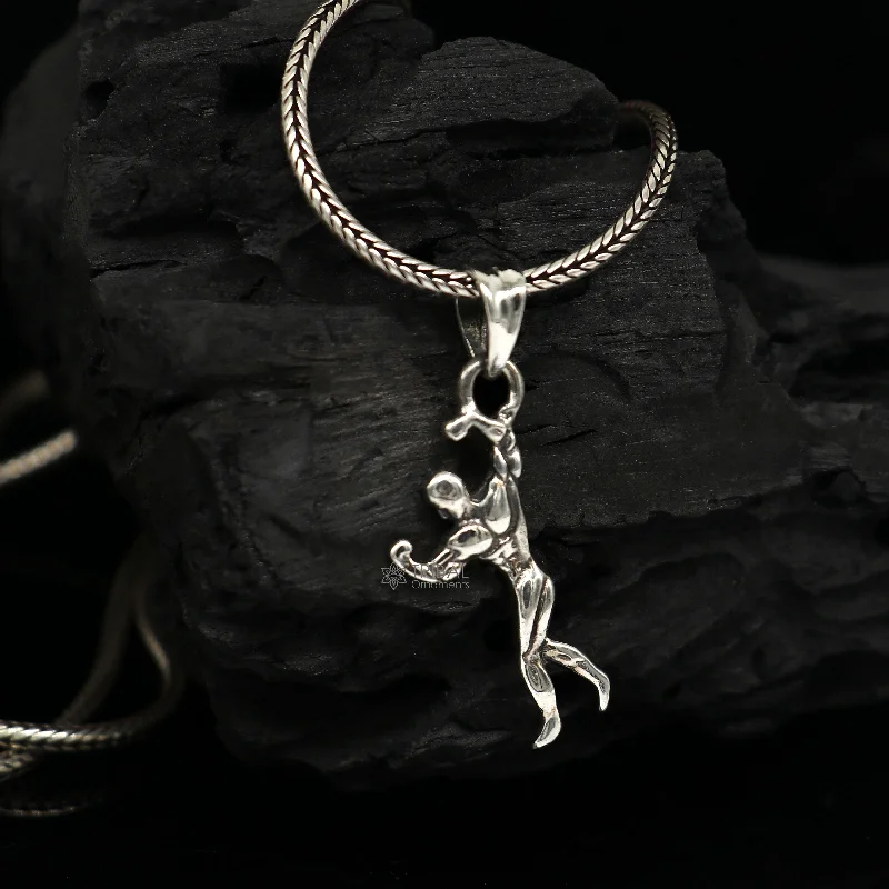 Exclusive design solid 925 sterling silver excellent unique body builder pendant unisex gifting pendant nsp653