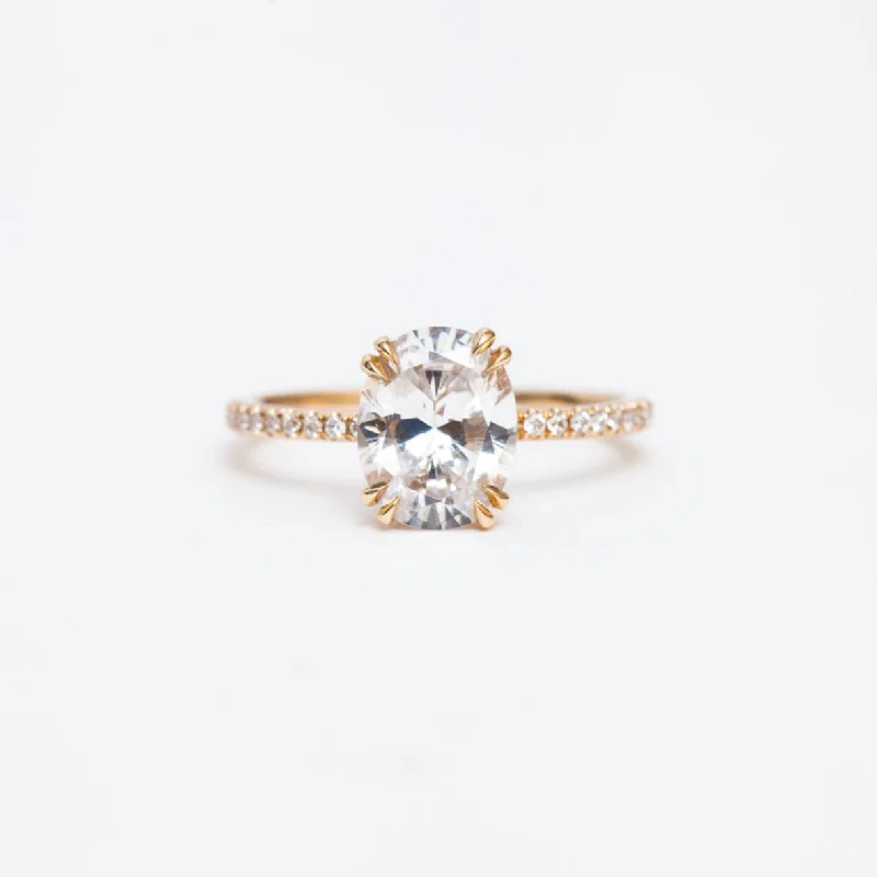 Oval Eleonore Delicate Pavé Ring