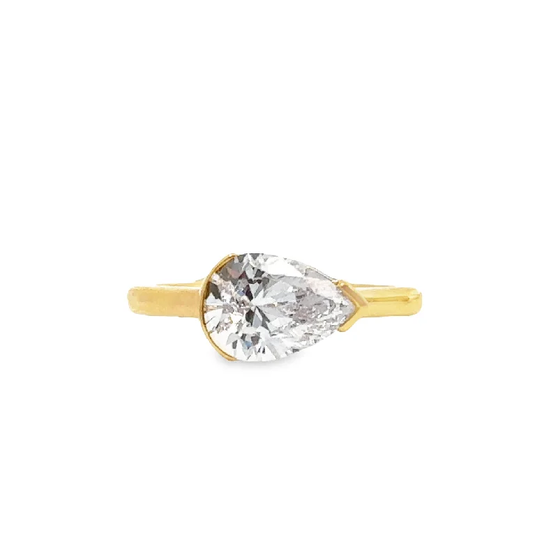 Padis Classique Solitaire Engagement Ring