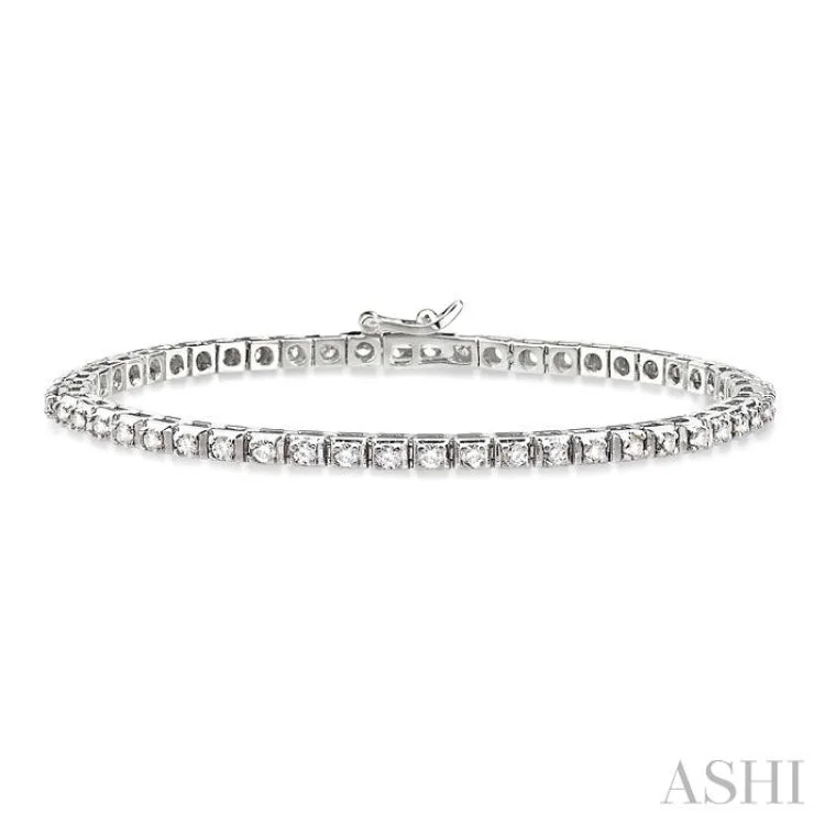 2 Ctw Square Shape Round Cut Diamond Tennis Bracelet in 14K White gold